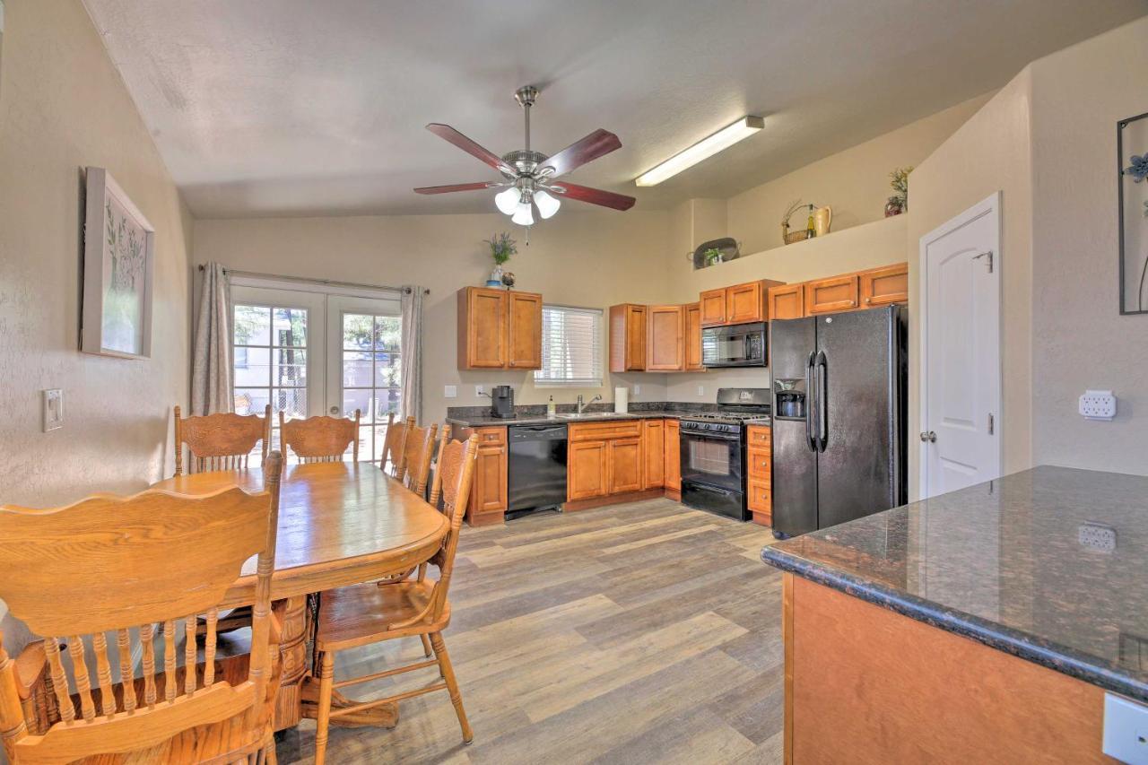 Show With Fenced Yard, Near Parks And Golf!