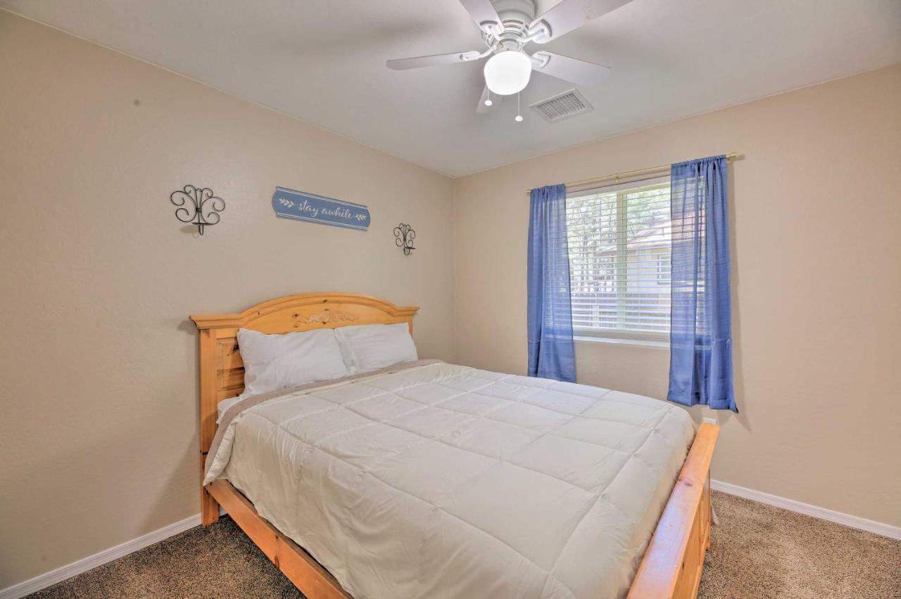 Show With Fenced Yard, Near Parks And Golf! *