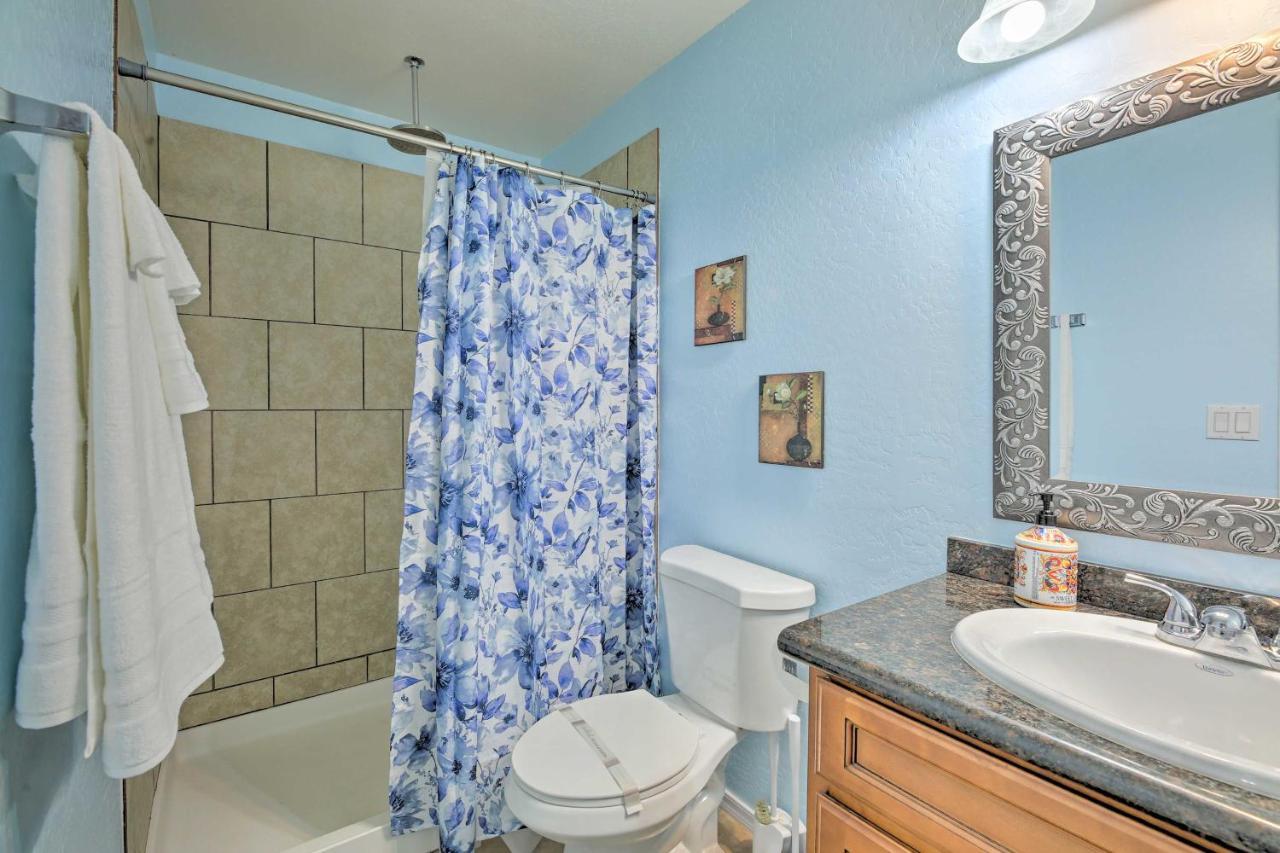 Show With Fenced Yard, Near Parks And Golf! *